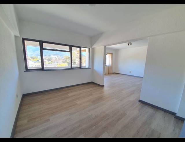 3 bed property to rent in CLAREMONT